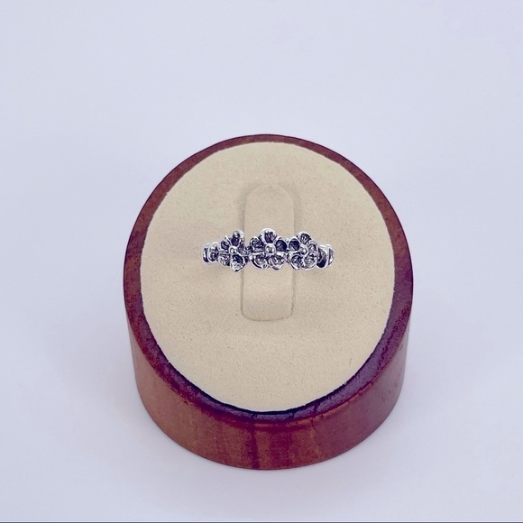 Flower Silver 925 Ring - Picture 2 of 10